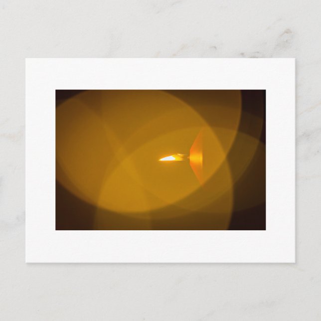 Carte Postale Une bougie brûlante (Devant)