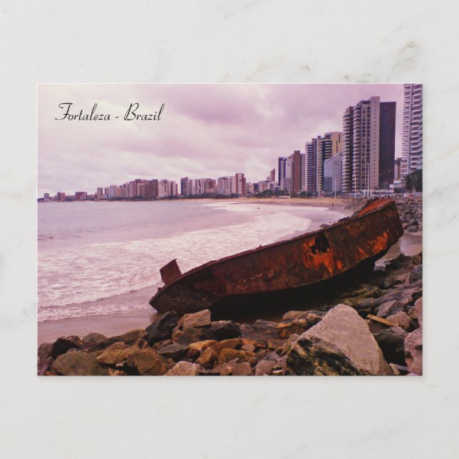 Carte Postale Une épave de bateau sur la plage. Fortaleza, Brési (Devant)