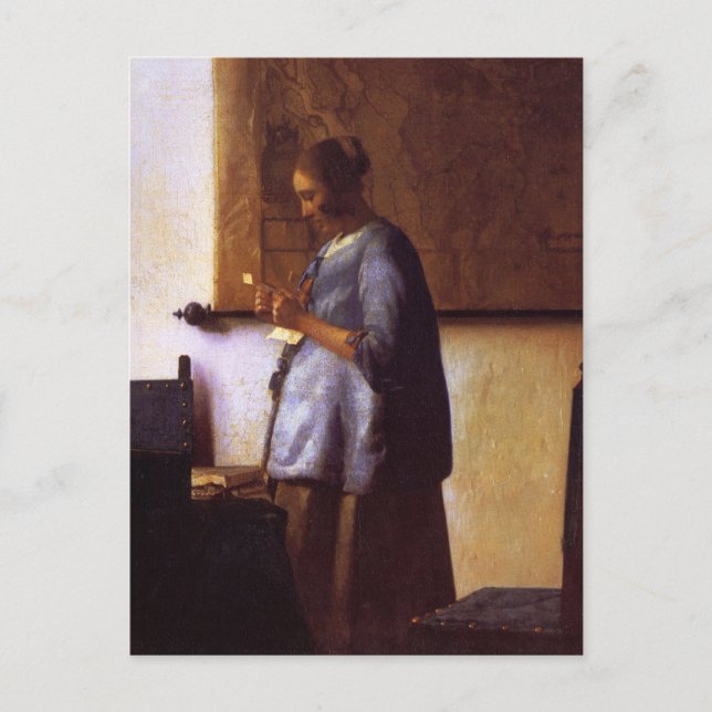 Carte Postale Une femme en bleu lisant une lettre (Devant)