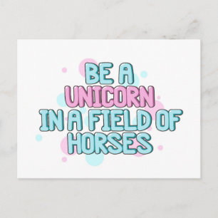 Carte Postale Unicorne   Être Unicorne Dans Un Champ De Chevaux