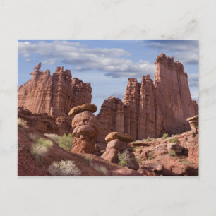 Carte Postale USA, Utah. View of Fisher Towers. Credit as: Don