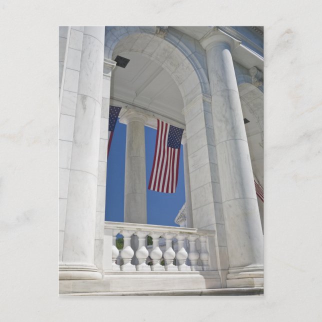 Carte Postale USA, VA, Arlington. Les drapeaux américains sont s (Devant)