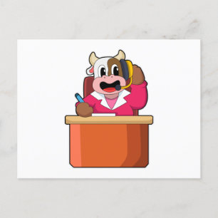 Carte Postale Vache en tant que secrétaire avec table