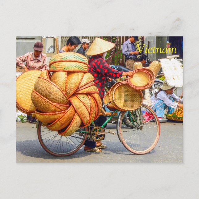 Carte Postale Vendeur de rue à bicyclette vendant de la vannerie (Devant)