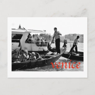 CARTE POSTALE VENISE GONDOLERS SUR LE GRAND CANAL