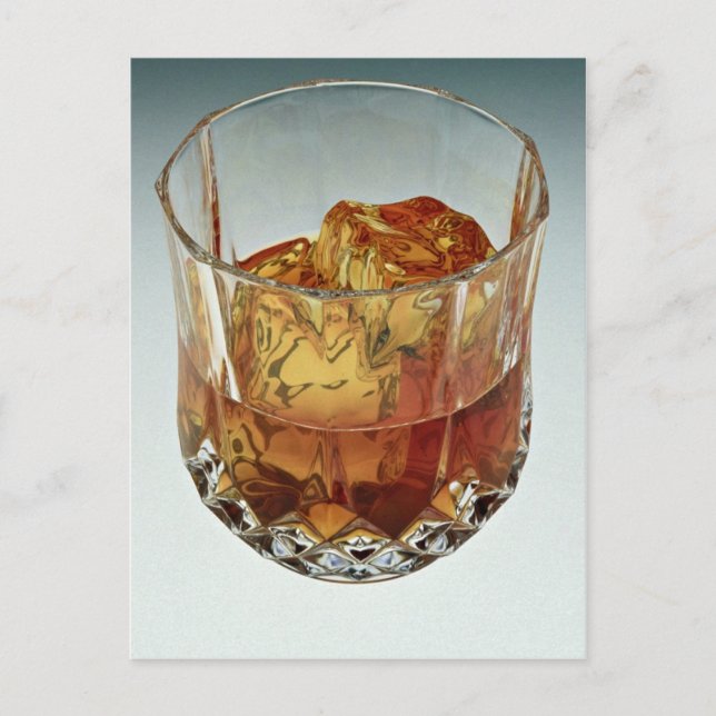 Carte Postale Verre tumbler rempli d'écossais et de glaçons (Devant)