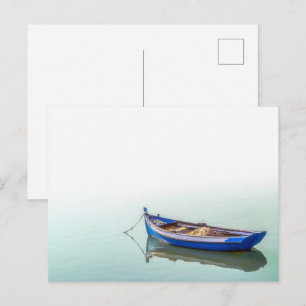 Carte Postale Vieux bateau Aiola. Petit bateau à rames dans la b