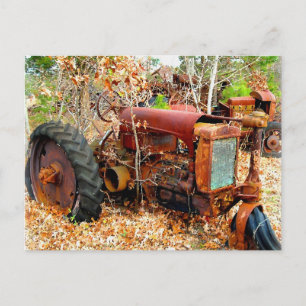 Carte Postale Vieux tracteur rustique de ferme en Junk Yard