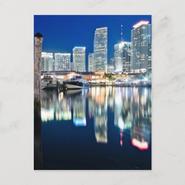 Carte Postale View of skyline with reflection in water, Miami (Devant)