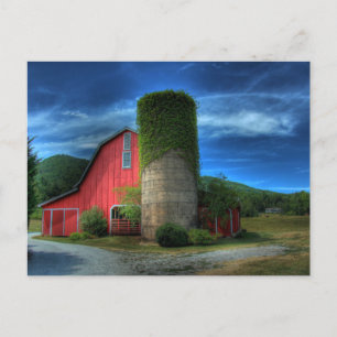 Carte Postale Vin Rouge Grange Sous Ciel Orageux