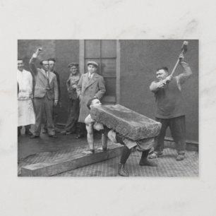 Carte Postale Vintage Strongman Rock Trick