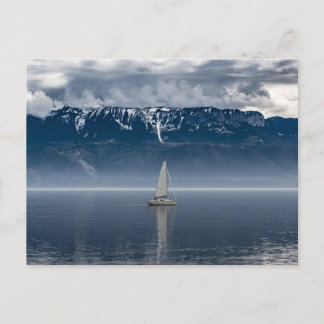 Carte Postale Voilier blanc sur l'eau