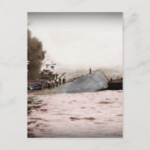 Carte Postale Voiliers sur un navire chaviré