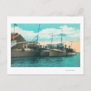 Carte Postale Vue de trois destroyers torpilles à quai