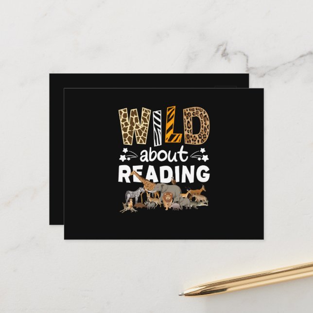 Carte Postale Wild About Reading Books And Bookworm Library (Devant/Arrière en situation)