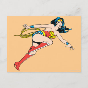 Carte Postale Wonder Woman bondit à droite