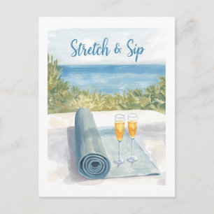 Carte Postale Yoga Étirement et Boisson avec fond océanique