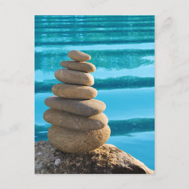 Carte Postale Zen stone tower with blue water postcard (Devant)