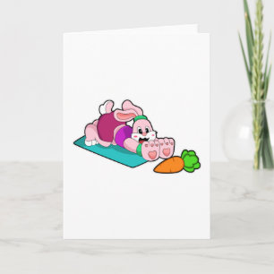 Carte Rabbit avec carotte au Yoga sur tapis de Yoga