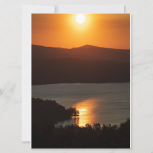 Carte Réflexions sur le coucher du soleil sur le lac New