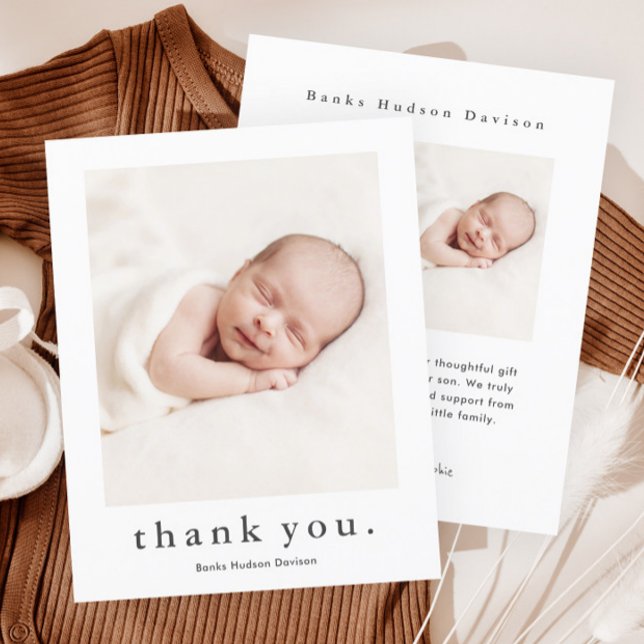 Carte Remerciement Bébé Photo Nom Moderne 2 (Simple typography baby photo thank you card.)
