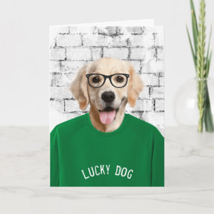 Carte retraceur or de retraite en t-shirt vert