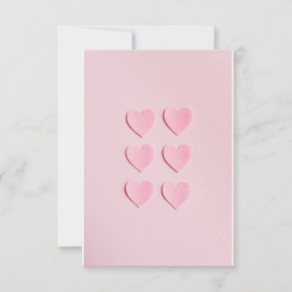carte rose en forme de coeur