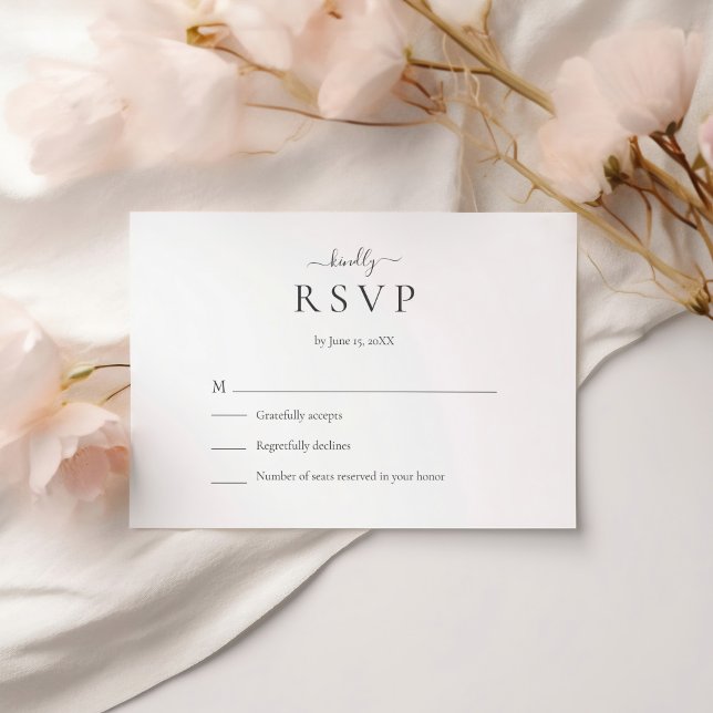 Carte RSVP de mariage minimaliste moderne (Modern Minimalist Script Wedding RSVP Card on a table with blush pink spring flowers.)