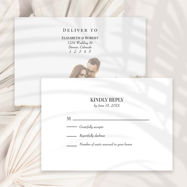 Carte RSVP de mariage personnalisé noir et blanc (Black and White Custom Photo Wedding RSVP Card on a sunny white dry palm leaf.)
