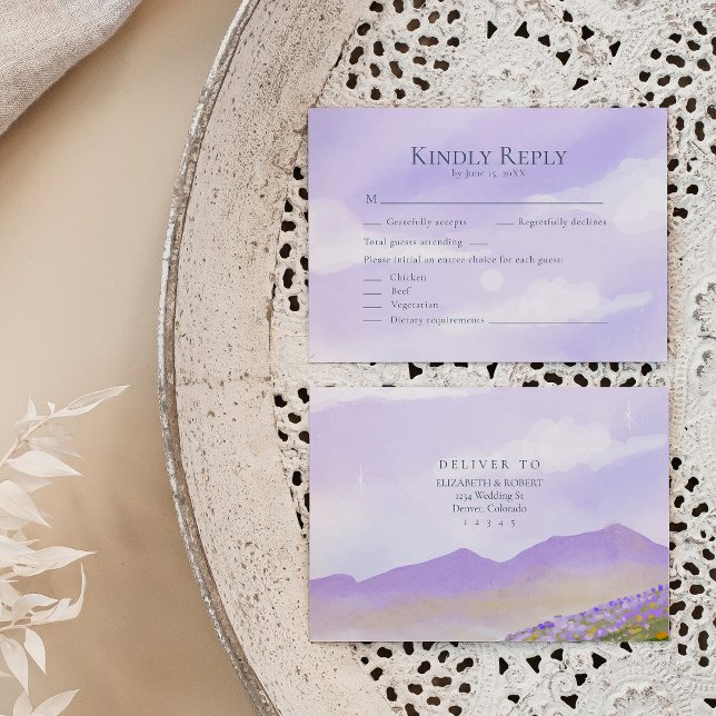 Carte RSVP de mariage romantique de la nuit du lac (Romantic LIlac Night Landscape Wedding RSVP Card on a neutral boho wedding table.)
