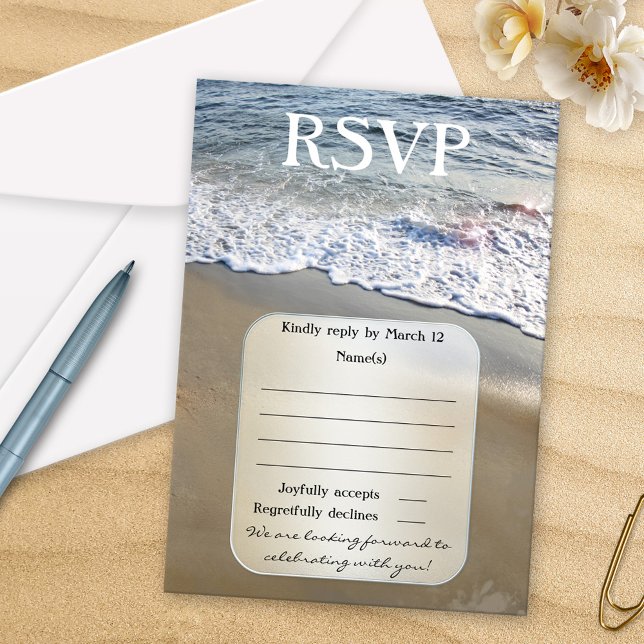 Carte RSVP Dream Beach Wedding (RSVP card featuring a dreamy beach image with waves flowing on the sand)