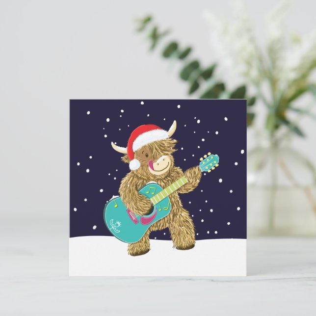 Carte Scottish Highland Cows Joue Une Guitare De Noël (Debout devant)