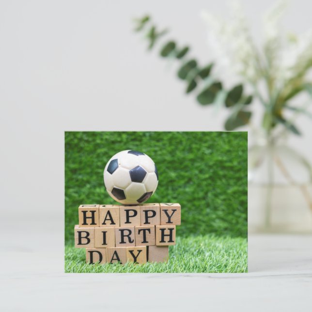 Carte Soccer Anniversaire avec balle et Joyeux Anniversa (Debout devant)