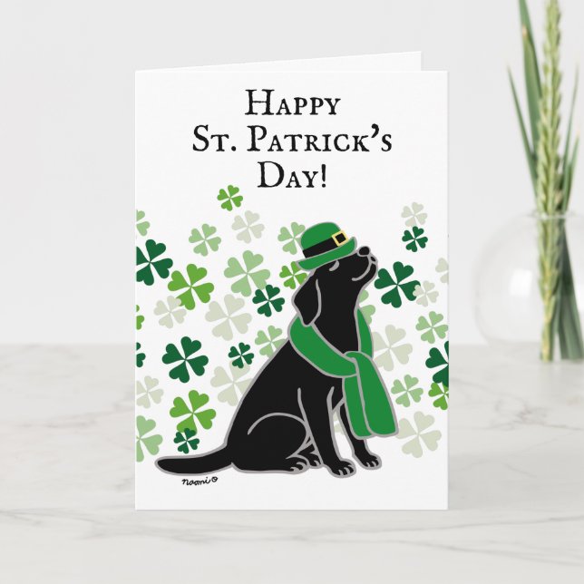 Carte St. Patrick's Day Élégant Black Labrador Clovers (Devant)