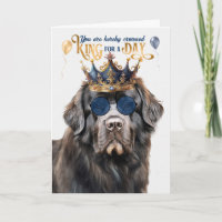 Terre-Neuve Chien King pour une journée Anniversai
