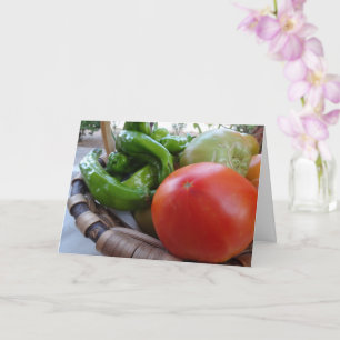 Carte Tomates et poivrons verts dans le panier