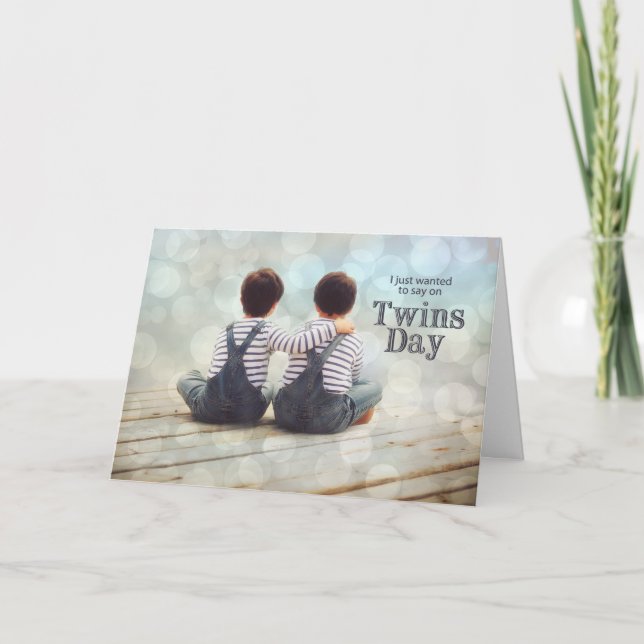 Carte Twin Sons Twins Day Boys sur un Dock Thème nautiqu (Devant)