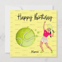 Une femme de tennis joue Joyeux Anniversaire pour 