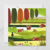 Vaches Highland dans le champ agricole d'automne