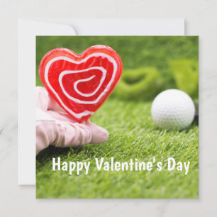 Carte Valentines de golf avec tee d'amour avec coeur sur