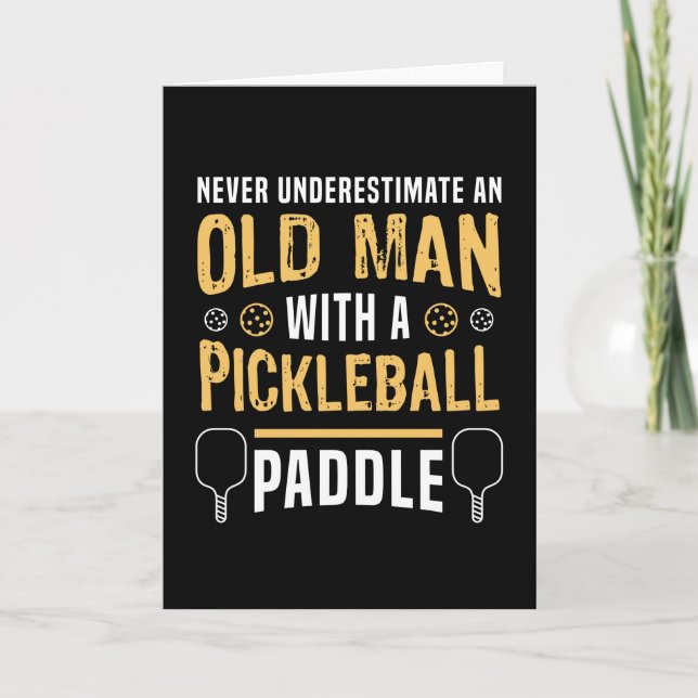 Carte Vieil Homme avec un Cadeau de Raquette de Pickleba (Devant)