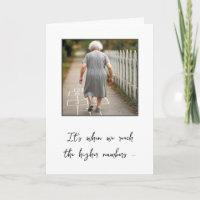 Vieille Dame Jouant Hopscotch Humour d'anniversair