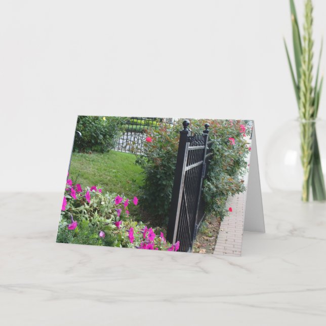 Carte vierge montrant un jardin et une porte. (Devant)