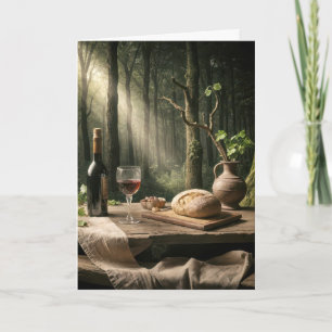 Carte Vin d'anniversaire et pain sur la table de la forê