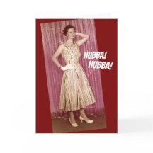 Vintage dame des années 50 montrant ses affaires