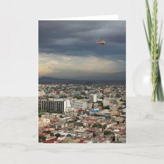 Carte Vue courbe du paysage urbain contre le ciel