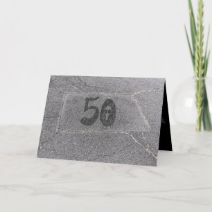 Carte Waouh écrit en pierre sur la colline