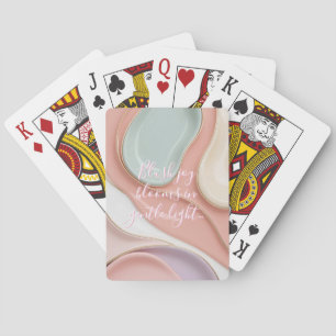 Cartes à jouer dans un graphique abstrait élégant