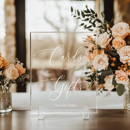 Cartes blanches minimalistes et cadeaux