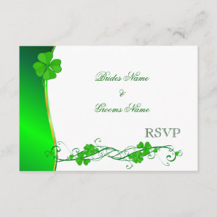 Cartes chanceuses vertes du motif RSVP de shamrock